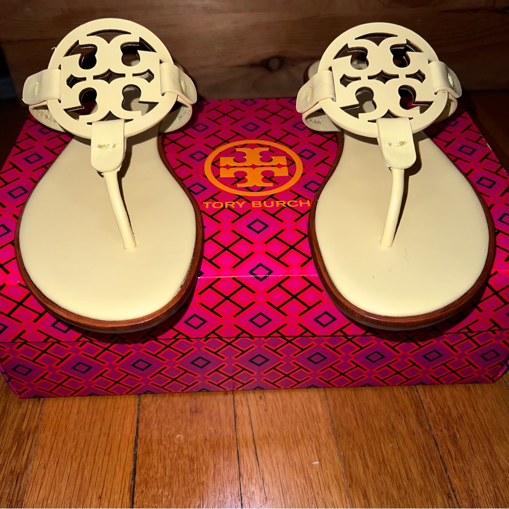 Tory Burch Women's Yellow Banana Leather Miller Thong Sandals. New in Box.